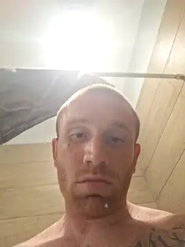 Snapshot of derrik987zzz chatting on 10.24.25 derrik987zzz online show from 10.24.25