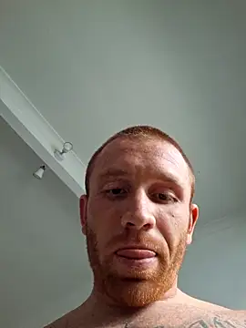 Snapshot of derrik987zzz chatting on 10.27.25 derrik987zzz online show from 10.27.25