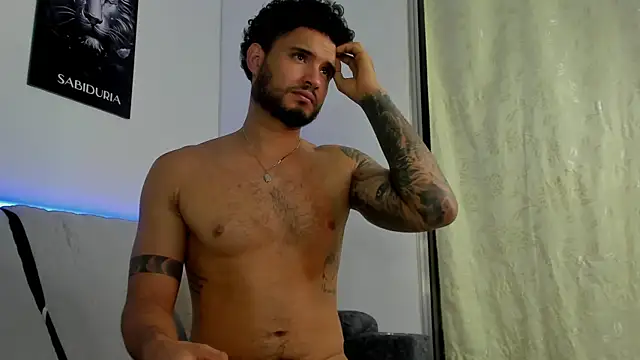 Snapshot of AUSTINN_TORRES chatting on 06.25.26 AUSTINN TORRES online show from 06.25.26