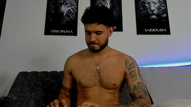Snapshot of AUSTINN_TORRES chatting on 07.17.26 AUSTINN TORRES online show from 07.17.26