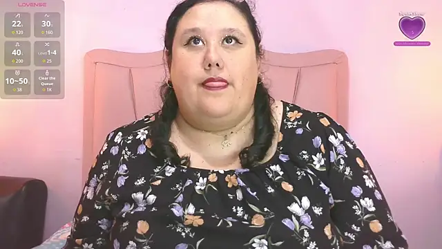 Snapshot of marianabbw30 chatting on 11.25.25 marianabbw30 online show from 11.25.25