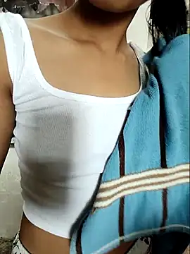 Snapshot of Kissu-Jaan chatting on 10.30.25 Kissu-Jaan online show from 10.30.25