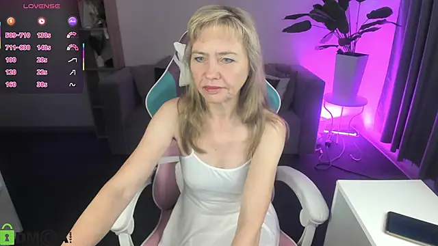 Carla Vogue online show from 02.22.26