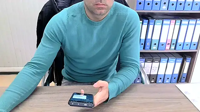 Snapshot of Evasionee chatting on 02.04.26 Evasionee online show from 02.04.26