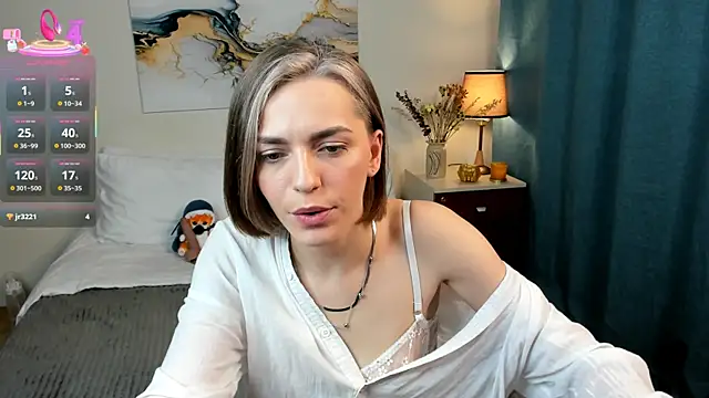 Snapshot of AliceRivass chatting on 10.27.25 AliceRivass online show from 10.27.25