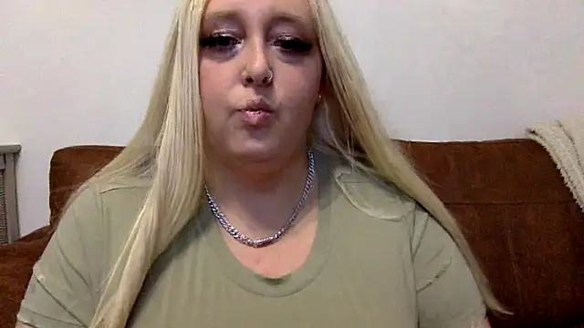 Snapshot of goddessbarbie444 chatting on 10.31.25 goddessbarbie444 online show from 10.31.25