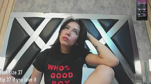 CloePerson online show from 04.08.26