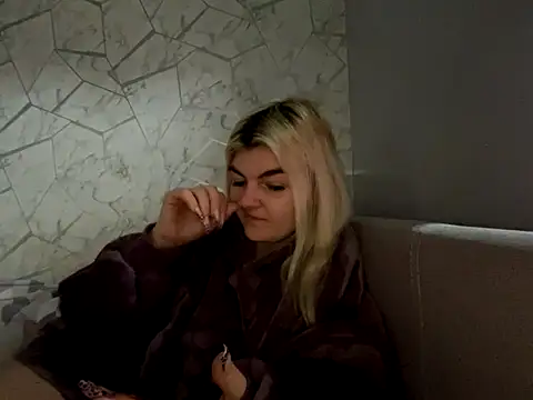 Snapshot of rosie-hipstergal chatting on 11.15.25 rosie-hipstergal online show from 11.15.25