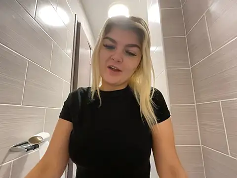 rosie-hipstergal online show from 01.18.26