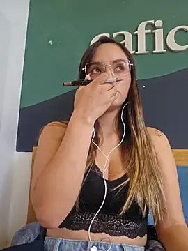 Snapshot of sophie-06 chatting on 11.08.25 sophie-06 online show from 11.08.25