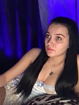 Snapshot of KirbyEarlss chatting on 11.18.25 KirbyEarlss online show from 11.18.25