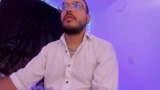 Snapshot of MarkWolfe1 chatting on 10.28.25 MarkWolfe1 online show from 10.28.25