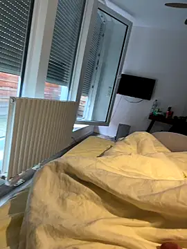 Snapshot of denizxcum chatting on 10.25.25 denizxcum online show from 10.25.25