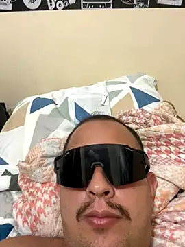 Snapshot of Honorat1 chatting on 10.27.25 Honorat1 online show from 10.27.25