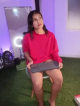 YeseniaRodriguez3 online show from 10.29.25