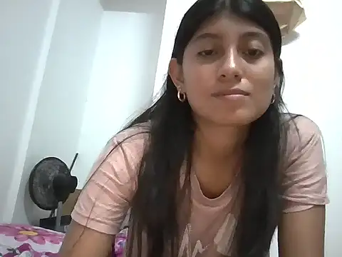 YeseniaRodriguez3 online show from 03.10.26