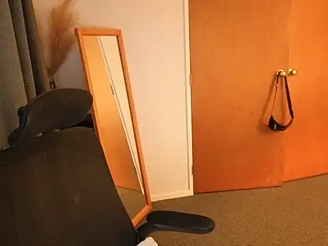 Snapshot of john_clarisa chatting on 04.08.26 john clarisa online show from 04.08.26