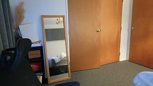 Snapshot of john_clarisa chatting on 04.12.26 john clarisa online show from 04.12.26