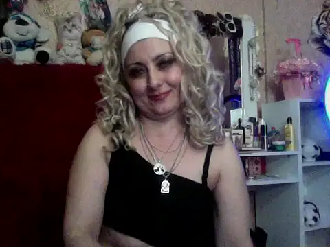 xHot Amazonq online show from 11.02.25