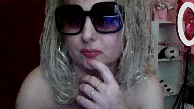 xHot Amazonq online show from 02.14.26