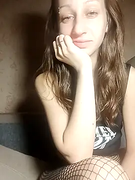 Snapshot of Charming-Charisma chatting on 10.27.25 Charming-Charisma online show from 10.27.25