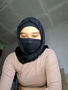 Snapshot of AmirahZahra_ chatting on 10.28.25 AmirahZahra  online show from 10.28.25