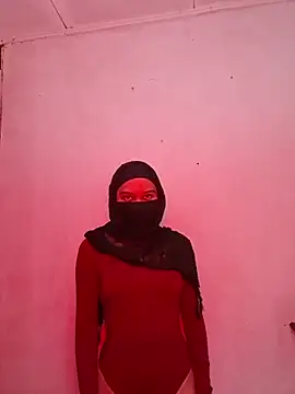 Snapshot of AmirahZahra_ chatting on 10.31.25 AmirahZahra  online show from 10.31.25