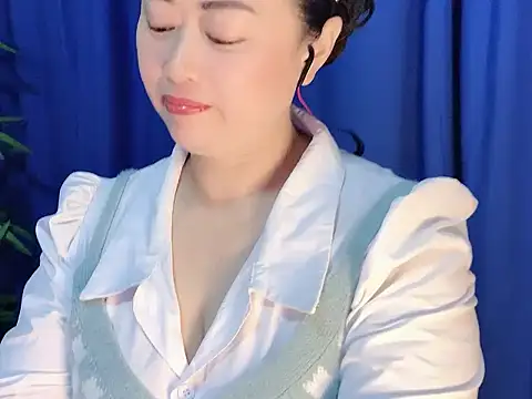 yaoyao22678 online show from 11.15.25