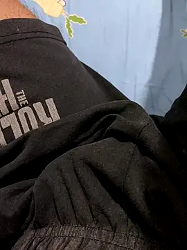 Snapshot of 00000sl chatting on 11.22.25 00000sl online show from 11.22.25