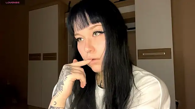 LaurenOveson online show from 10.27.25