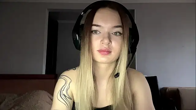 Snapshot of MargBialke chatting on 11.01.25 MargBialke online show from 11.01.25