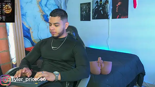 Tiler wolker online show from 11.18.25