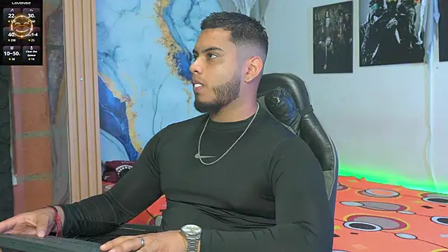 Tiler wolker online show from 11.25.25