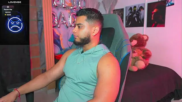 Tiler wolker online show from 04.11.26