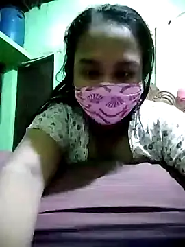 Snapshot of Hurnygril chatting on 10.28.25 Hurnygril online show from 10.28.25