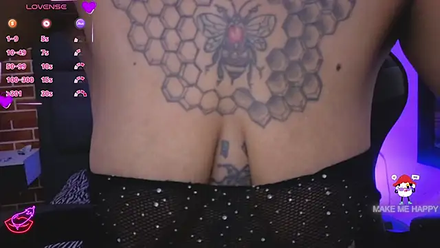 Snapshot of ghostwomaan chatting on 01.19.26 ghostwomaan online show from 01.19.26