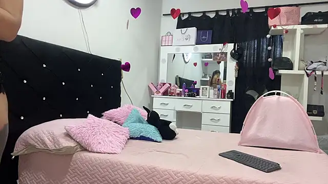 Hot2gether69 online show from 02.14.26