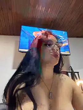 Im Saraaaa online show from 10.30.25