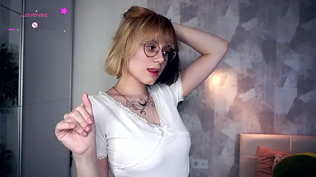 KellePourier online show from 02.10.26