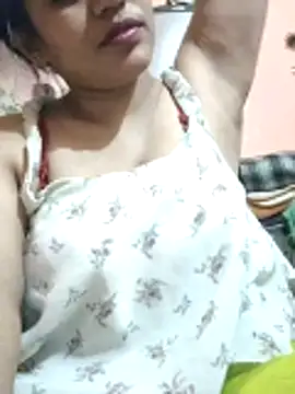 Snapshot of CUTE-GIRL-1 chatting on 10.27.25 CUTE-GIRL-1 online show from 10.27.25