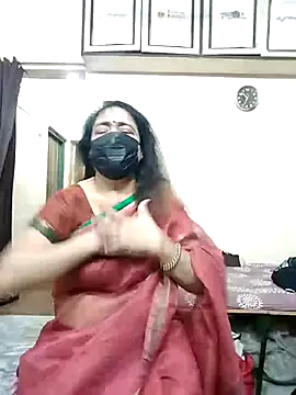 Snapshot of Miss_Seeya25 chatting on 10.27.25 Miss Seeya25 online show from 10.27.25