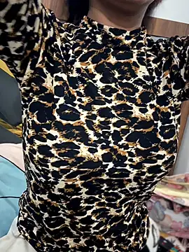 Snapshot of jeshmin_rao chatting on 10.28.25 jeshmin rao online show from 10.28.25