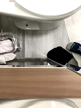 Snapshot of Coolshirt25 chatting on 11.04.25 Coolshirt25 online show from 11.04.25