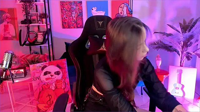 EmilyWade online show from 12.16.25