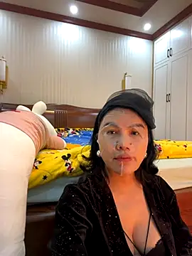 Qt889999 online show from 11.10.25