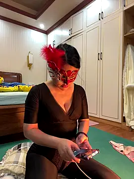 Qt889999 online show from 11.11.25