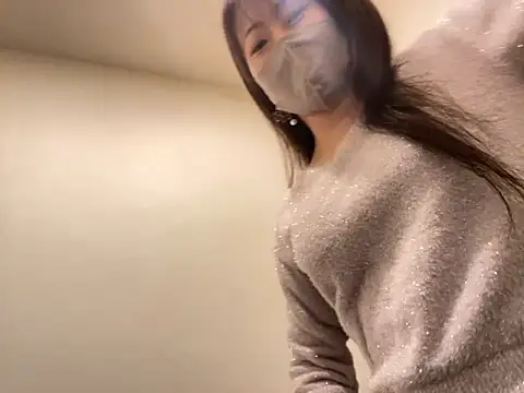 hitomi desu online show from 11.24.25