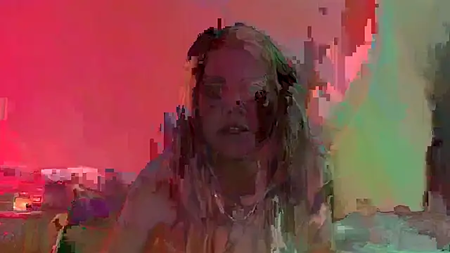 Snapshot of roxiebaby chatting on 11.27.25 roxiebaby online show from 11.27.25