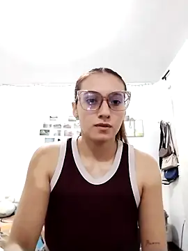 Snapshot of bellastorme04 chatting on 02.27.26 bellastorme04 online show from 02.27.26