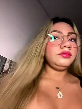 Snapshot of Vicky-Nova chatting on 10.28.25 Vicky-Nova online show from 10.28.25